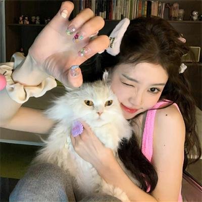 穿黄靴子的女孩